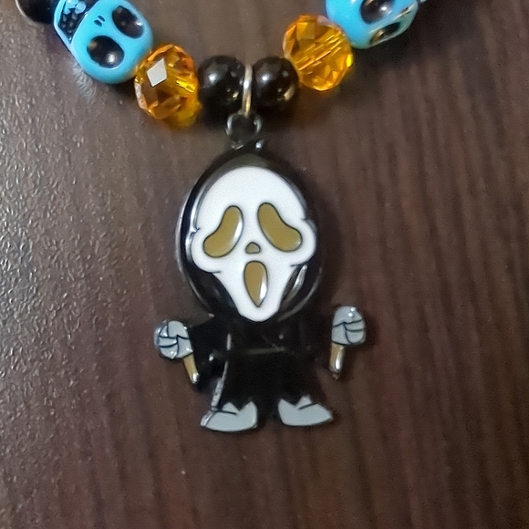 Halloween Ghost face charm stretch bracelet - Picture 3 of 4